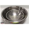Image 1 : GROUP OF 4 STAINLESS STEEL MIXING BOWLS