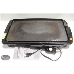 B&D FAMILY SIZE ELECTRIC GRIDDLE M#: GR150