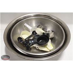 GROUP OF 3 LARGE S/S MIXING BOWLS W/ ASSORTED
