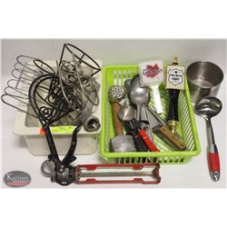 FLAT OF ASSORTED KITCHEN UTENSILS
