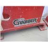 Image 2 : 2 ADJUSTABLE KAR GRABBER STANDS