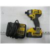 Image 2 : DEWALT 20V CORDLESS IMPACT GUN WITH CHARGER