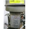 Image 2 : SMALL BENCH TYPE DRILL PRESS