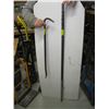 Image 1 : PRY BAR & A CROW BAR