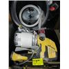 Image 1 : WAGNER AIRLESS PAINT SPRAYER.