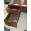 Image 2 : SMALL SINGLE PEDESTAL DESK