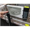Image 2 : BLACK RCA MICROWAVE