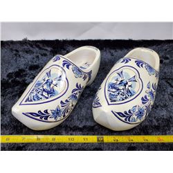 Blue and white Dutch wood clogs, made in Holland 21 cm