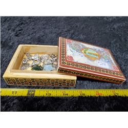 Decorative box with 20 silvertone charms