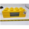 Image 2 : 158. Lego, yellow clock and Flashlight Man