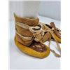 Image 3 : 175. Child’s moccasins, 4 1?2” heel to toe