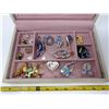 Image 2 : 206. Jewellery box with contents