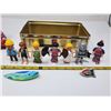 Image 4 : Tin box of Playmobile people