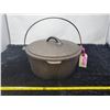 Image 1 : Cast iron cooking pot