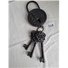 Image 2 : Cast iron decorative lock and keys decor.