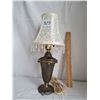 Image 1 : Vintage bronze bedside lamp.