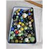 Image 2 : Tin of Deluxe marbles.