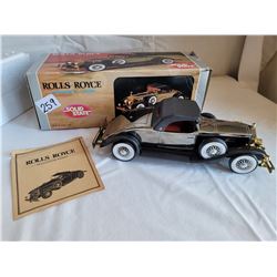 Vintage Solid State Rolls Royce Phantom 2 transistor radio.