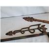 Image 5 : 3 Vintage ornate metal curtain rods. Swivel bracket, extendable rod.