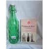 Image 1 : Green bottle and old bottle collector's book.