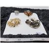 Image 1 : 4 brooches