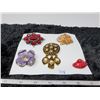 Image 1 : 5 Brooches