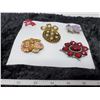 Image 2 : 5 Brooches