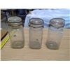 Image 1 : 3 vintage jars