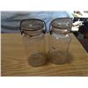 Image 1 : 2 vintage jars