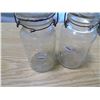 Image 2 : 2 vintage jars