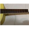Image 5 : Older yellow guitar