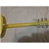Image 7 : Older yellow guitar