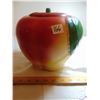Image 2 : VINTAGE HULL POTTERY APPLE SHAPED COOKIE JAR
