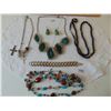 Image 3 : VINTAGE COSTUME JEWELRY NECKLACES & BRACELET