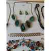 Image 4 : VINTAGE COSTUME JEWELRY NECKLACES & BRACELET