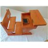 Image 3 : 522 HAND CRAFTED DOLL SIZE SCHOOL DESK AND SLATE