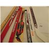 Image 2 : 547 MINI HOCKEY STICKS SOME NHL TEAM LOGOS