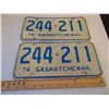 Image 1 : 617 PAIR MATCHING 1976 SASKATCHEWAN LICENCE PLATES