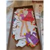 Image 4 : Lot of paper dolls (4)