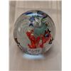 Image 2 : Glass paperweights (2)