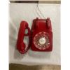 Image 2 : Rotary telephone - red