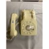 Image 2 : Rotary telephone - white
