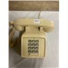Image 1 : Push button telephone - white