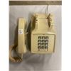 Image 2 : Push button telephone - white