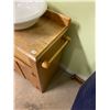 Image 3 : Oak wash stand & basin 30"T X 18"W X 15"D