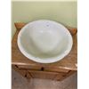 Image 4 : Oak wash stand & basin 30"T X 18"W X 15"D