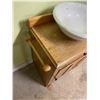 Image 5 : Oak wash stand & basin 30"T X 18"W X 15"D