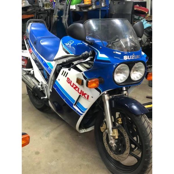 1985 SUZUKI GSXR750 CANADIAN PRESS BIKE 2100 ORIGINAL KMS