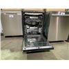 Image 2 : SAMSUNG BLACK STAINLESS DISHWASHER MODEL DW80R9950UG