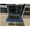 Image 2 : SAMSUNG STAINLESS STEEL 5.8 CU. FT. DUAL BURNER 20,000 BTU GAS RANGE